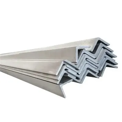 Quais são os usos das barras angulares em aplicações marítimas?